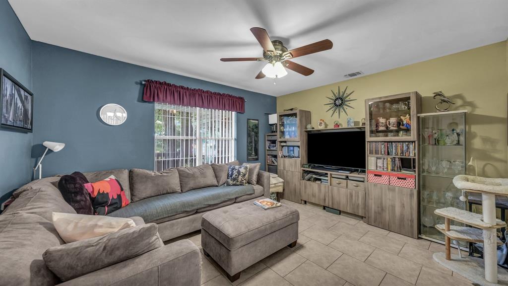 T & P Rr Co Surv Abs #1421 - Residential