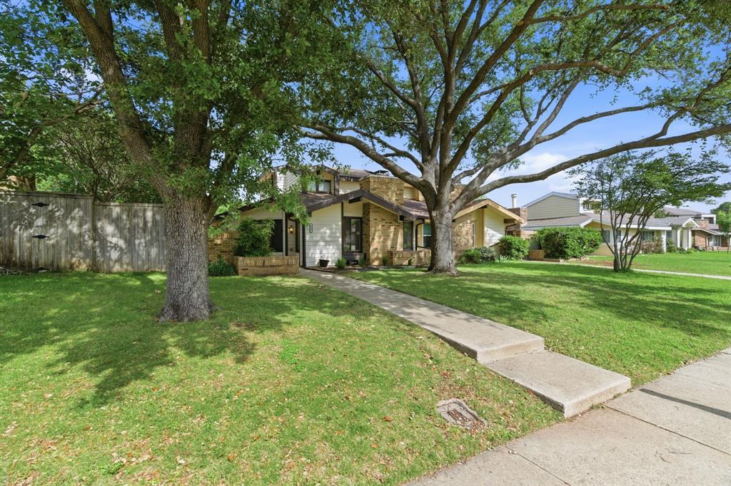 633 Hunters Glen Street