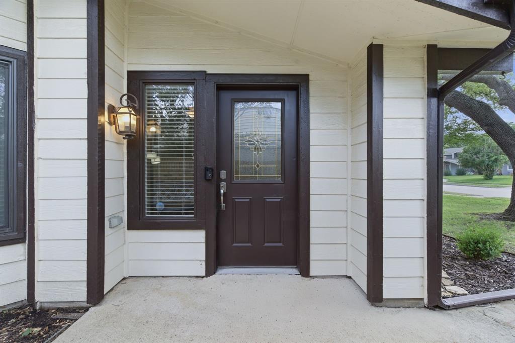 633 Hunters Glen Street