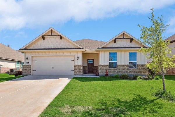 808 FEATHER EDGE DR, SPRINGTOWN, TX 76082 - Image c7a2f600bb4b327a0f0dfc3da0ffa47b/3644215431
