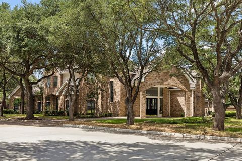Photo of 4624 Hallmark Drive, Plano, TX 75024 (MLS # 21333913)