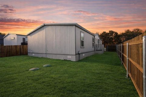 915 Arkansas River Drive Granbury TX 76048