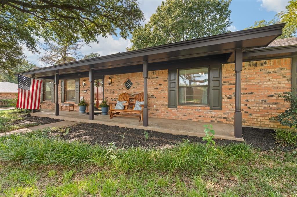 1210 Glenhaven Drive