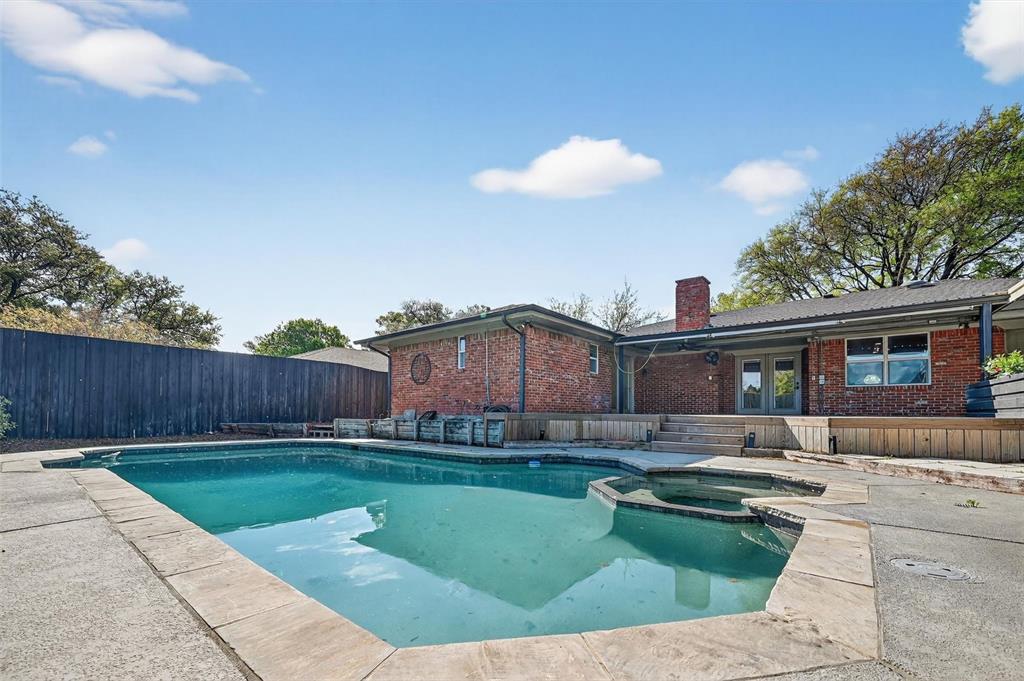 2321 Merrimac Drive