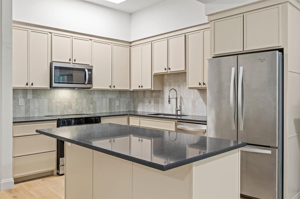 3225 Turtle Creek Boulevard 122