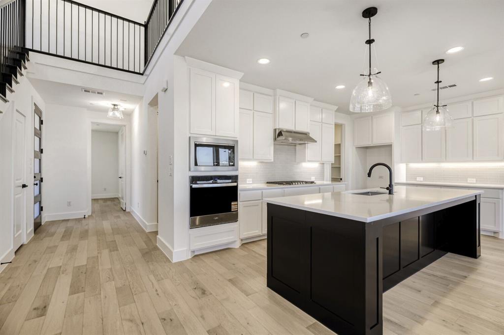 Castle Hills Northpointe Townhomes - Residential