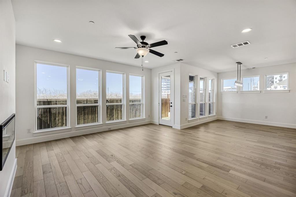 Castle Hills Northpointe Townhomes - Residential