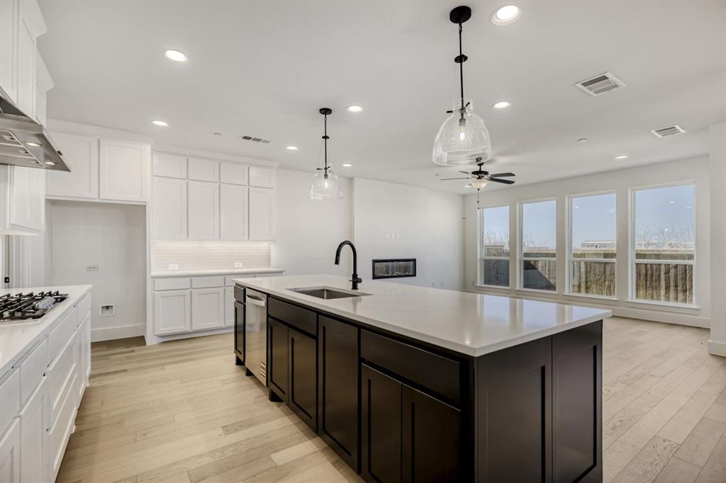 Castle Hills Northpointe Townhomes - Residential