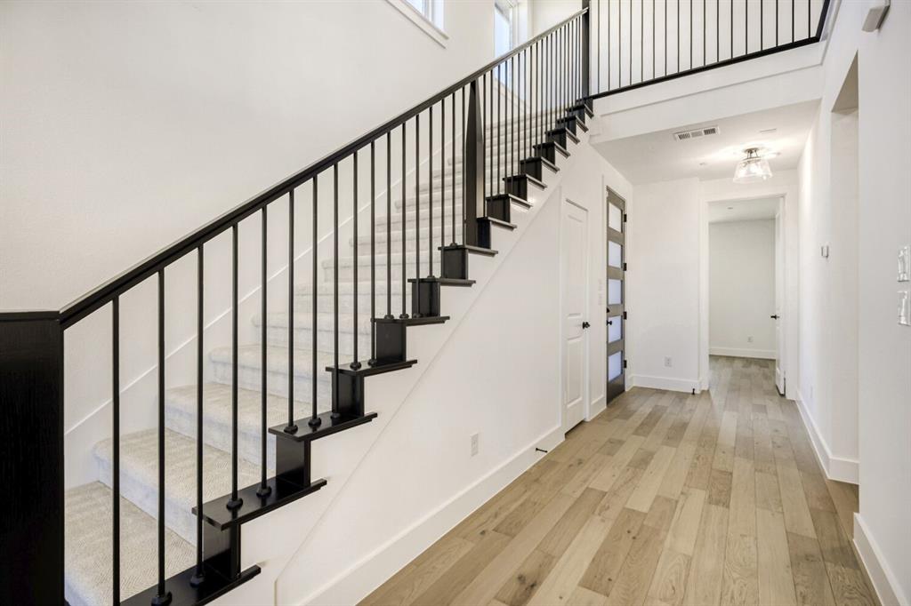 624 Damsel June Street