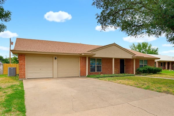 709 GARY LN, ABILENE, TX 79601 - Image c7b32573e68bcd921b3cfe3eec30bc31/2703655990