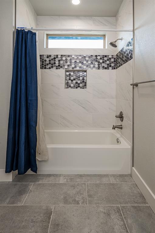 Garza Lake Estates - Residential