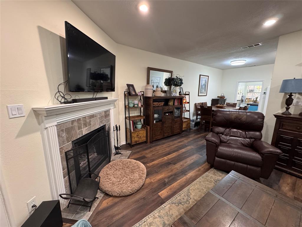 Wedglea Crk Condos - Residential Lease