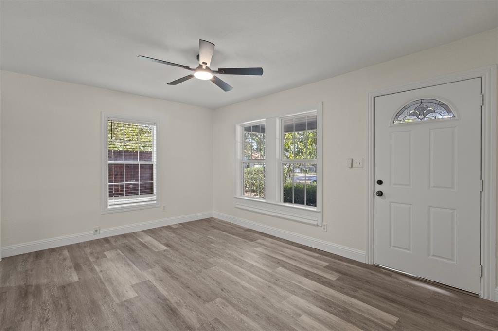 1004 W Boyce Avenue