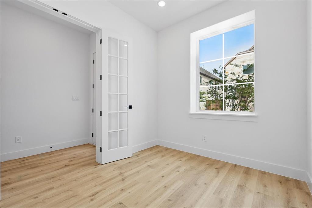 911 Banyan Tree Lane