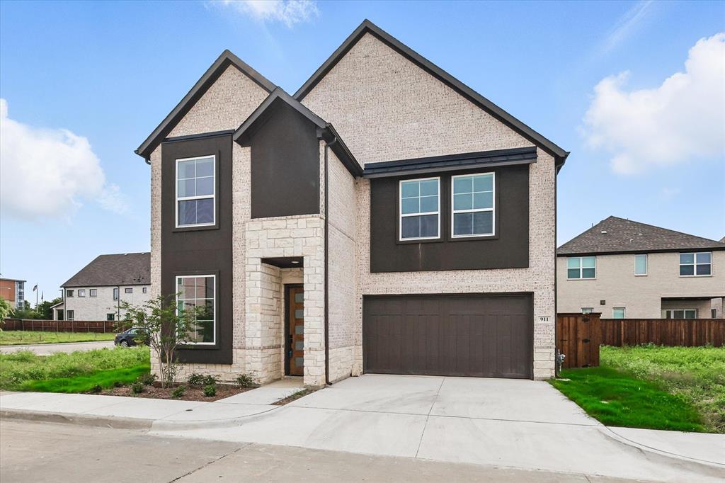 911 Banyan Tree Lane