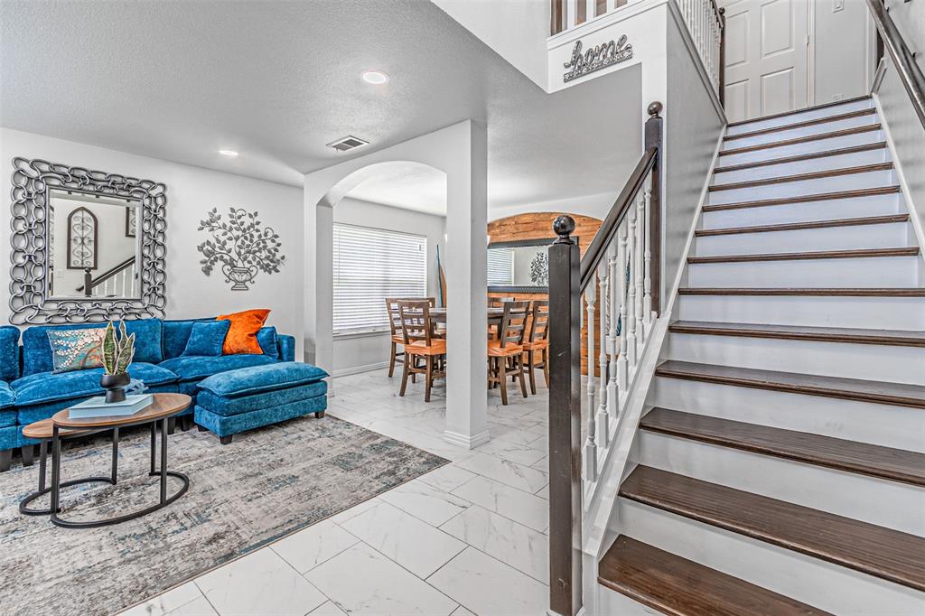 5001 Worthing Drive