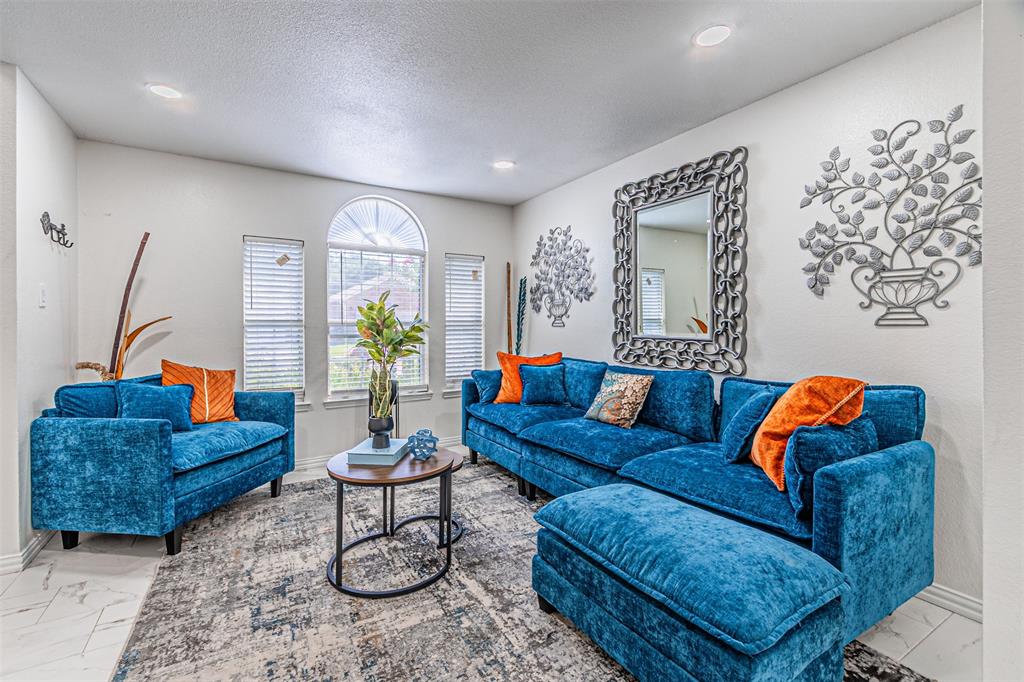 5001 Worthing Drive