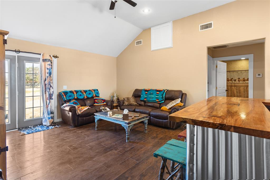 660 JNO Pickering - Residential