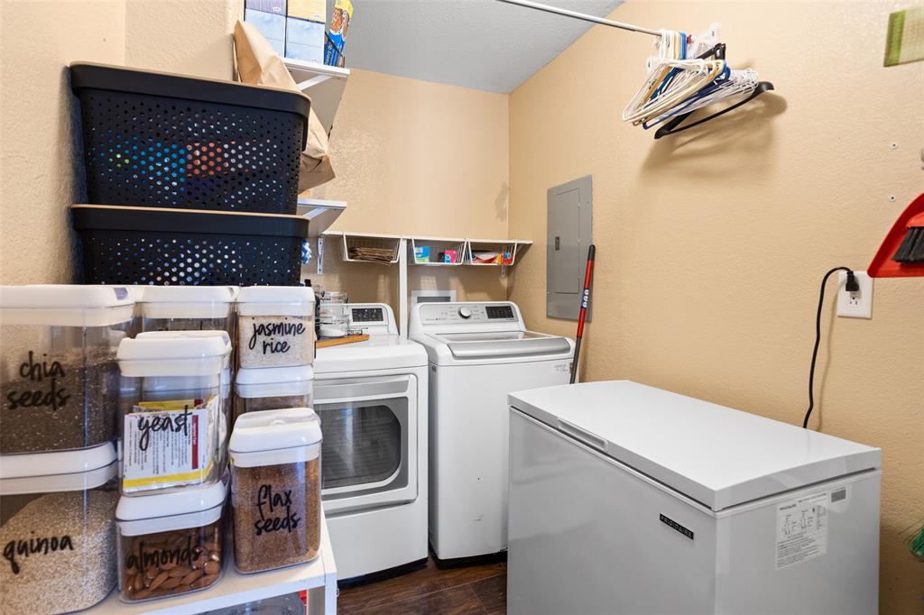 660 JNO Pickering - Residential