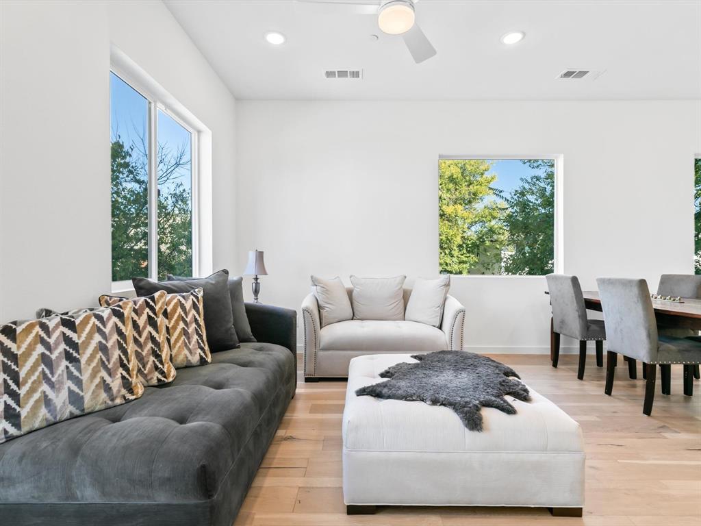 Dallas, Texas 75204, United States, 1 Bedroom Bedrooms, ,2 BathroomsBathrooms,Residential,Active,177340