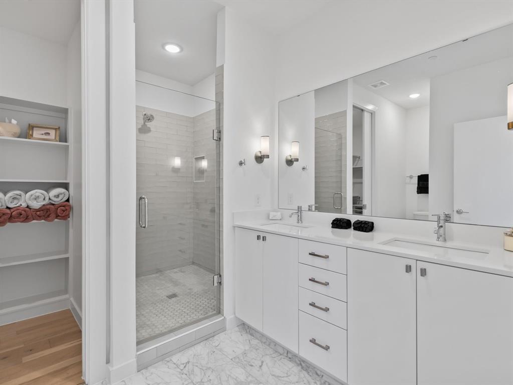 Dallas, Texas 75204, United States, 1 Bedroom Bedrooms, ,2 BathroomsBathrooms,Residential,Active,177340