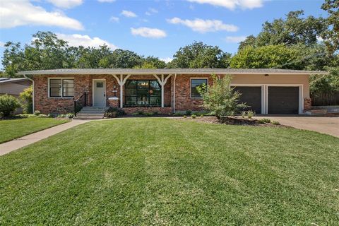 545 Hurstview Drive Hurst TX 76053