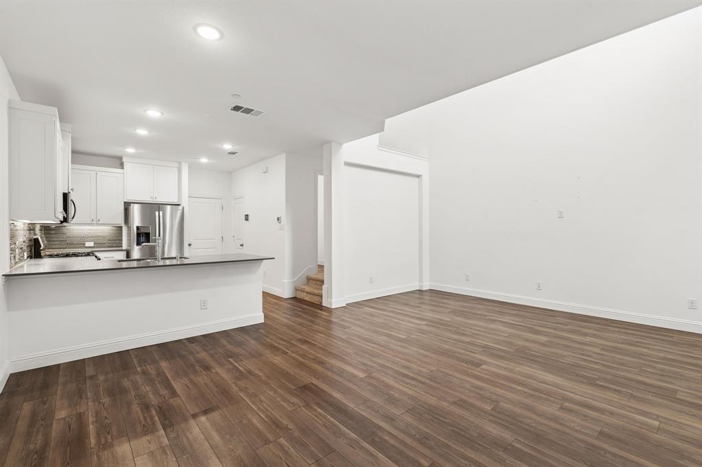1032 Homestead Way