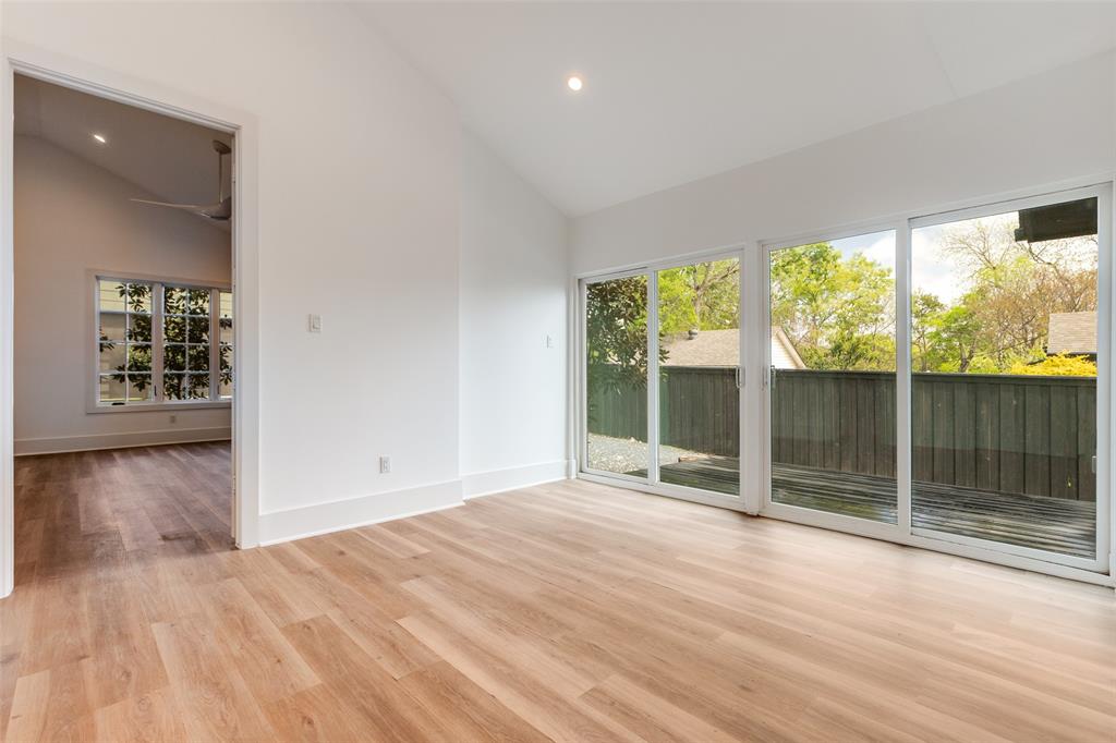 8635 Daytonia Avenue