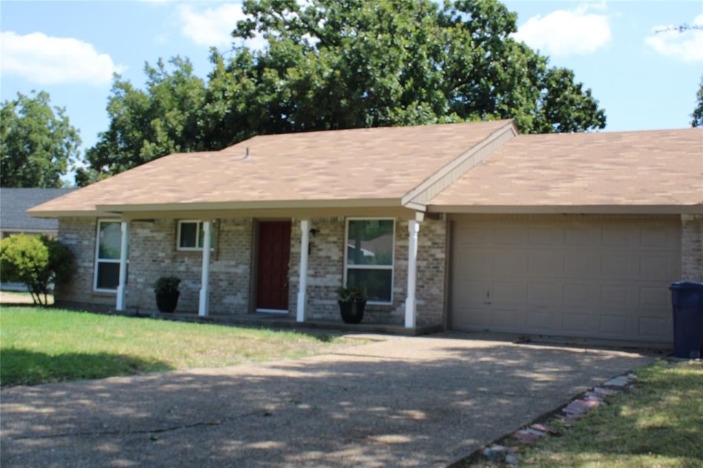 918 Heritage Circle