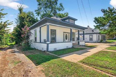 1231 W Main St & 108 N Eddy Ave Denison TX 75020