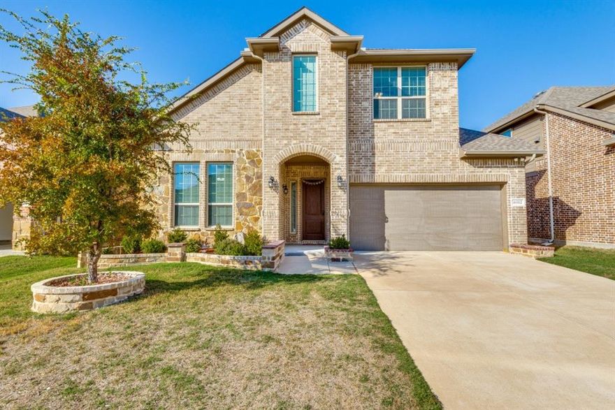 Prosper ISD. Rent this gorgeous 2-story with 4 beds, 3 full baths, an Office room with game rooms upstairs. The 2nd bedroom, full bath down. Water Softener, RO for Drinking water, Smart Lock with a video doorbell, Smart Lights, and Garage Floor Epoxy. Fridge and Washer and dryer available. Grand Kitchen gas cooktop, a custom vent hood, stainless appliances, a large island with a breakfast bar, and a walk-in corner pantry. The spacious master suite offers double sinks, a garden tub with a separate shower, a linen closet, and a generously sized walk-in closet. Upstairs has 2 secondary bedrooms, a full bath, and a spacious game room. The covered patio in the backyard is perfect for grilling. Plus, there's a nearby HOA pool. The proximity to excellent schools is within minutes and it is conveniently located just 5 to 8 minutes away from stores, shops, and restaurants, making your daily needs easily accessible.