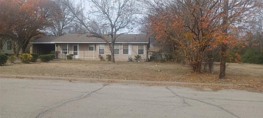 MULTIPLE OFFER STATUS: PTRESENTING OFFERS TUESDAY JAN 13TH. 

Classic Character & Prime Opportunity on Oversized Lot – Bring Your Vision!

Discover the perfect blend of tranquility and potential at 609 W. 8th St. Nestled in a mature, peaceful neighborhood in the heart of Lancaster, this 1954-built classic sits on a rare 0.40-acre lot—a true blank canvas awaiting its next chapter.

The expansive backyard is the absolute showstopper, offering endless possibilities for a detached workshop, garden oasis, or home expansion. Location is key, and you are perfectly positioned just minutes from the charm of the Historic Town Square, with quick access to I-35E, I-20, I-45 and Hwy 67 for an easy commute anywhere in the DFW metroplex.

Whether you are an investor seeking a high-potential rental or a DIY enthusiast ready to stop building your landlord's equity and begin building your own, this property offers the good bones and incredible outdoor space you’ve been searching for.

Property is being sold as-is—bring your contractor, your imagination, and secure your footprint in an established neighborhood at an accessible price point! Schedule your tour today.