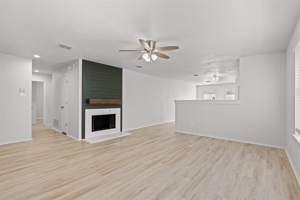1129 Cottonwood Drive