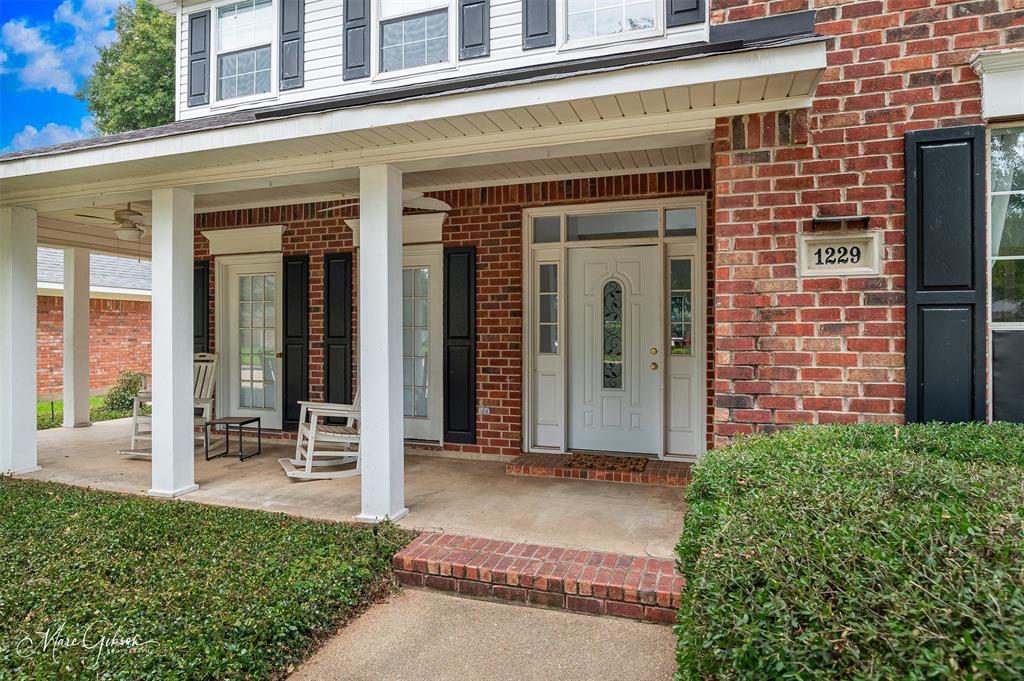 1229 Whitehall Drive