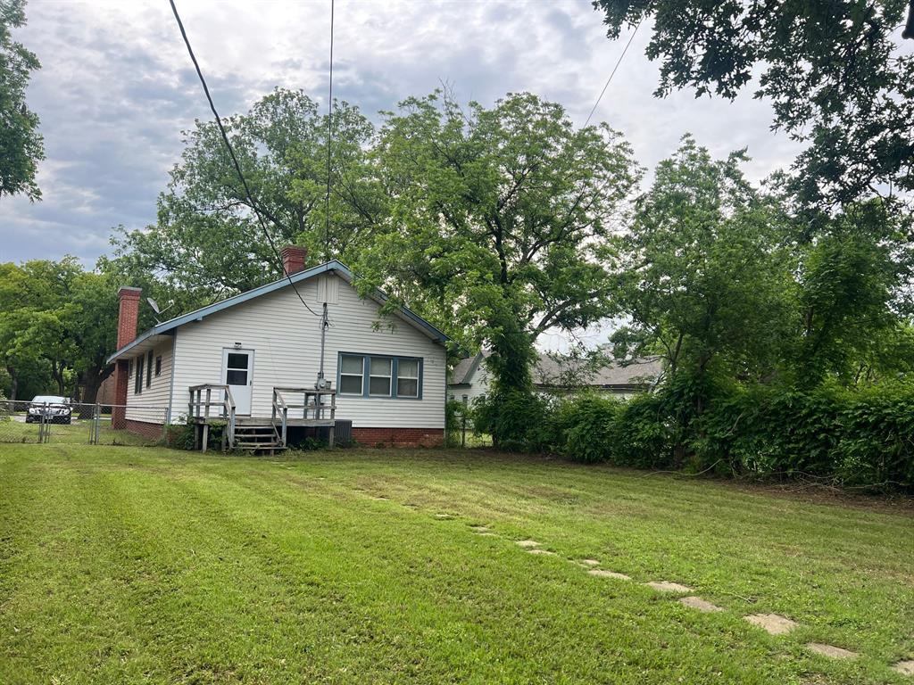 742 Elm Street