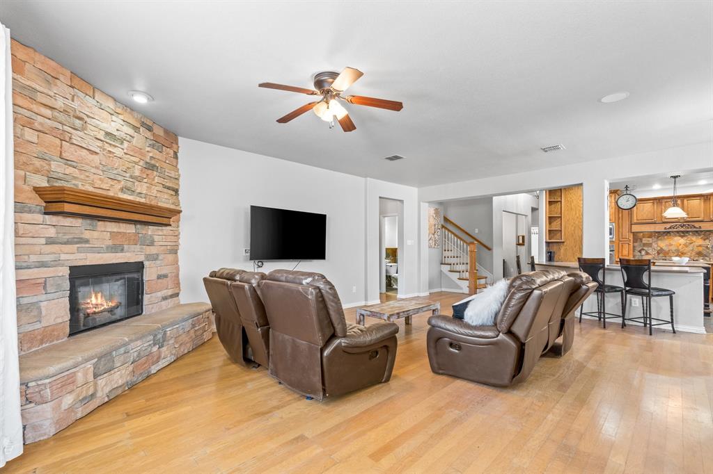 Lantana, Texas 76226, United States, 3 Bedrooms Bedrooms, ,3 BathroomsBathrooms,Residential,Pending,29074