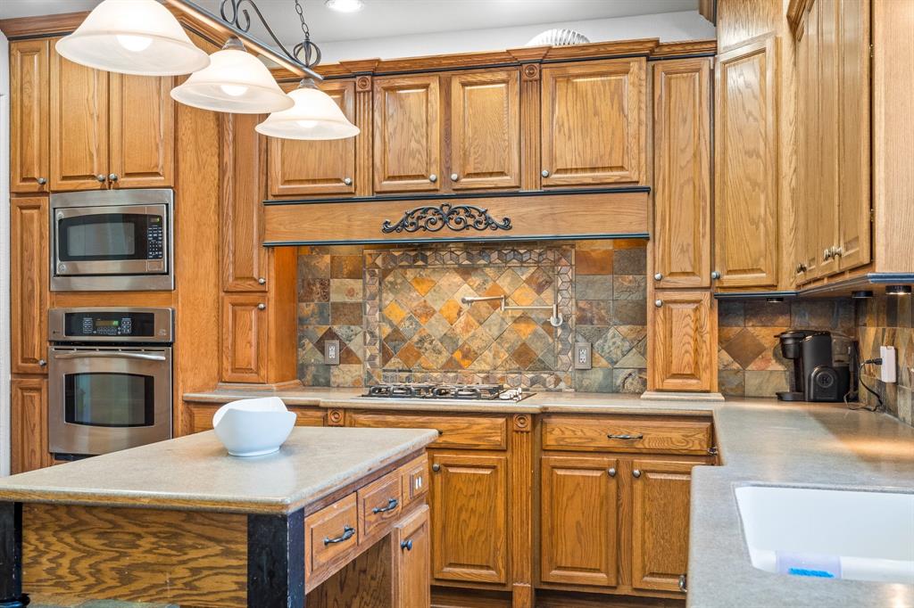 Lantana, Texas 76226, United States, 3 Bedrooms Bedrooms, ,3 BathroomsBathrooms,Residential,Pending,29074