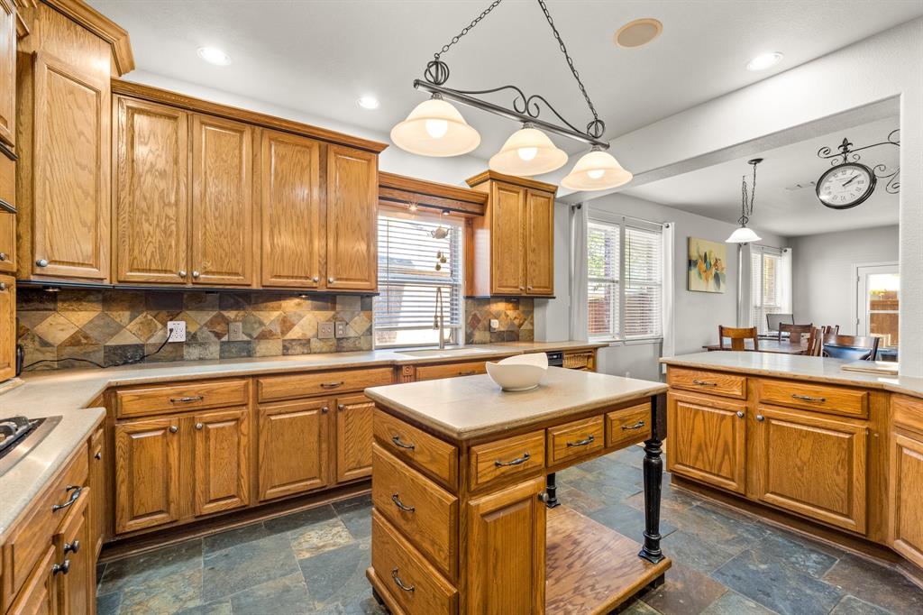 Lantana, Texas 76226, United States, 3 Bedrooms Bedrooms, ,3 BathroomsBathrooms,Residential,Pending,29074