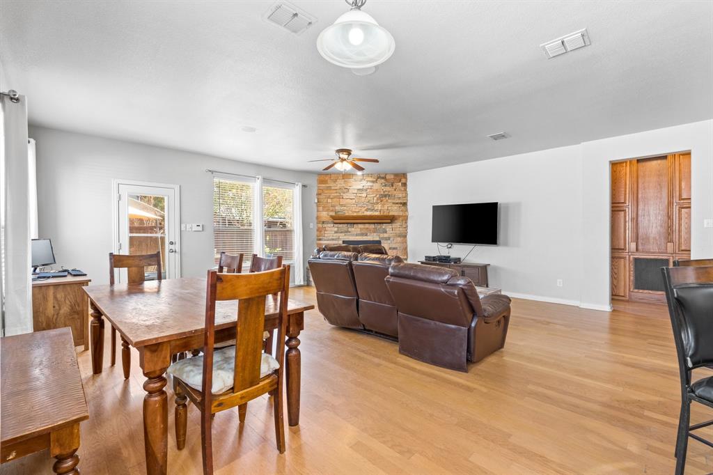 Lantana, Texas 76226, United States, 3 Bedrooms Bedrooms, ,3 BathroomsBathrooms,Residential,Pending,29074