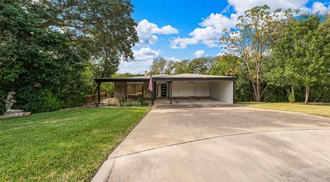 Tiny photo for 3020 N 43rd Street, Waco, TX 76710 (MLS # 21099660)