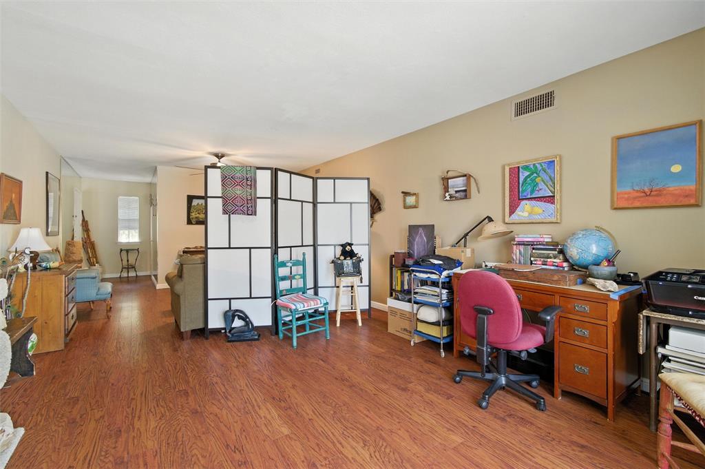 4012 Ridglea Country Club Drive 403
