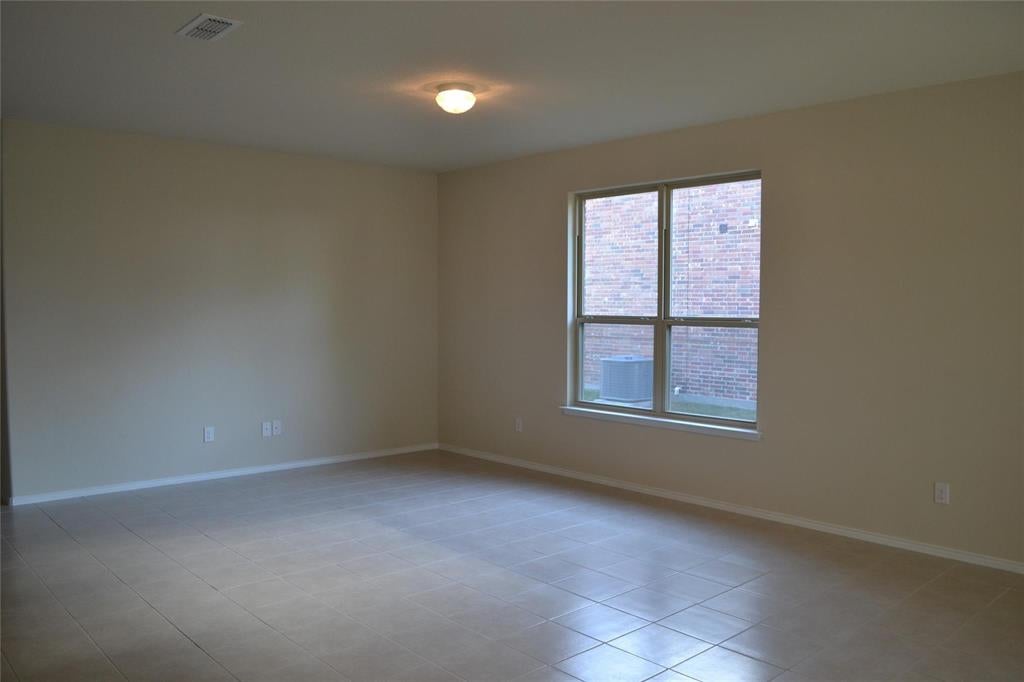4413 Hummingbird Drive