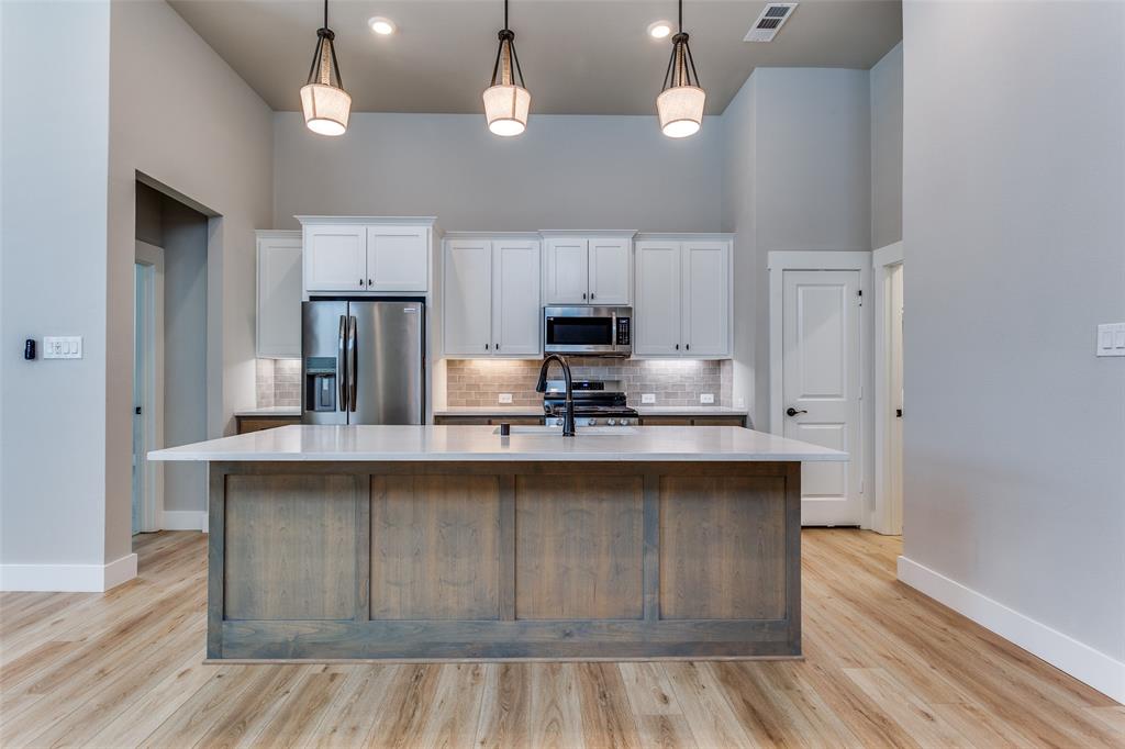 617 Cloverleaf Drive