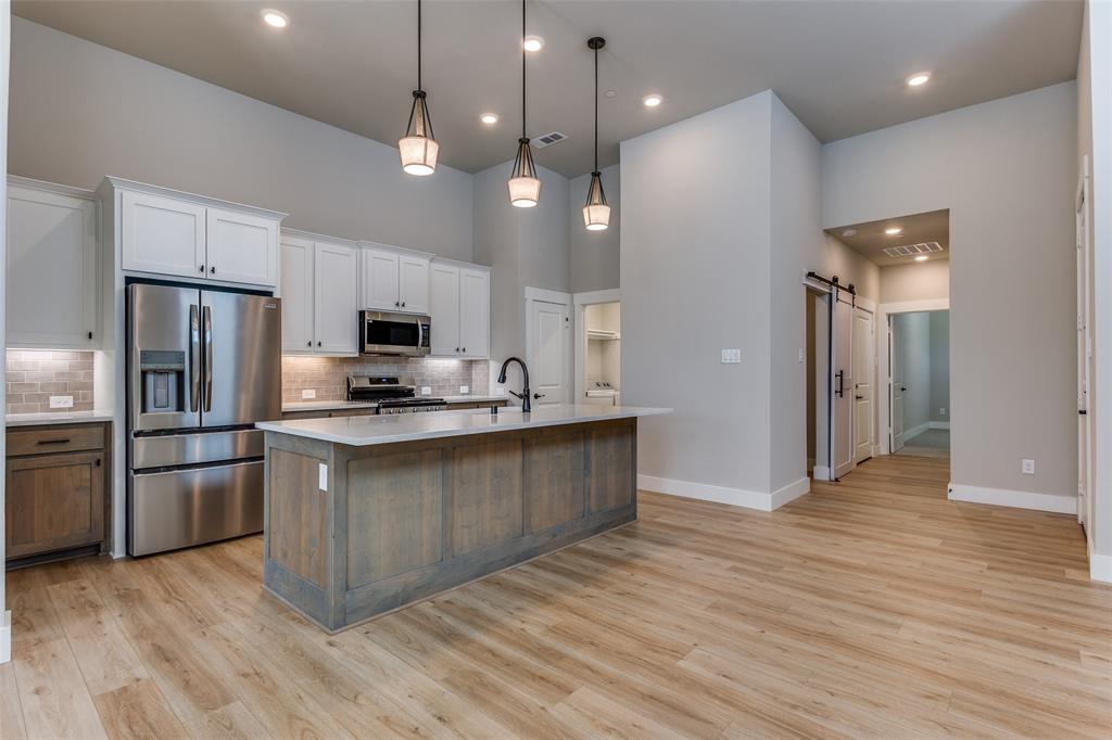 617 Cloverleaf Drive