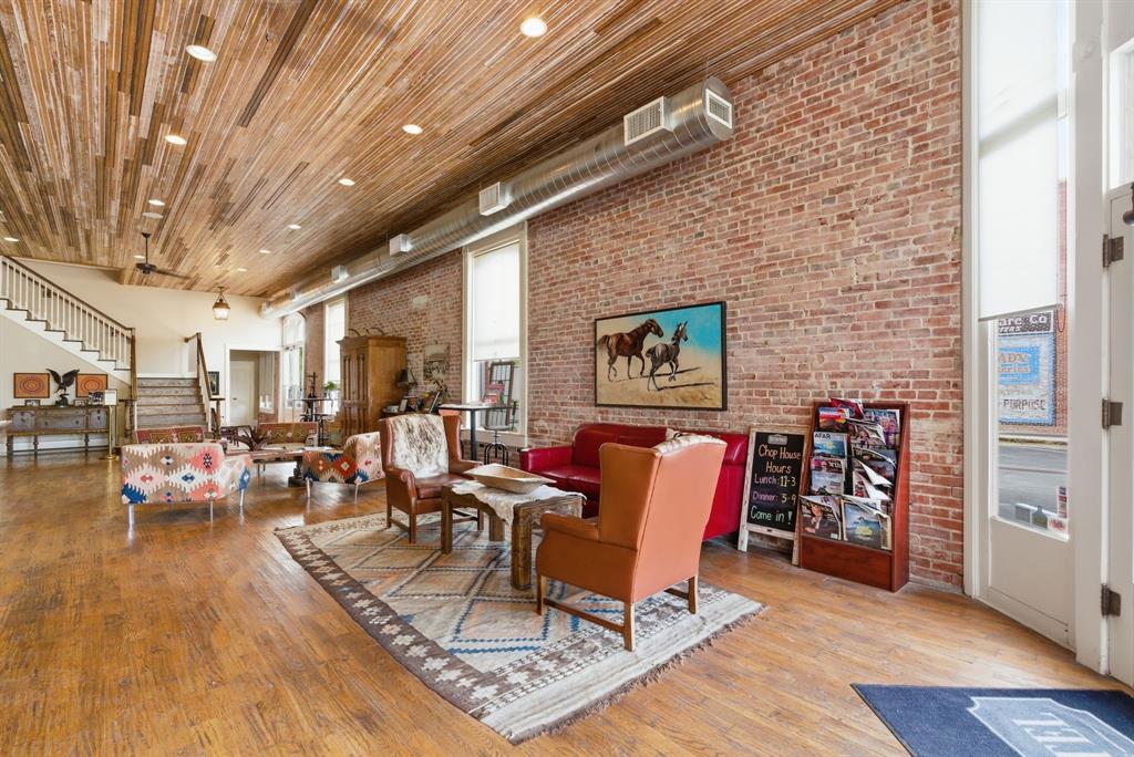 103 S Pecan Street