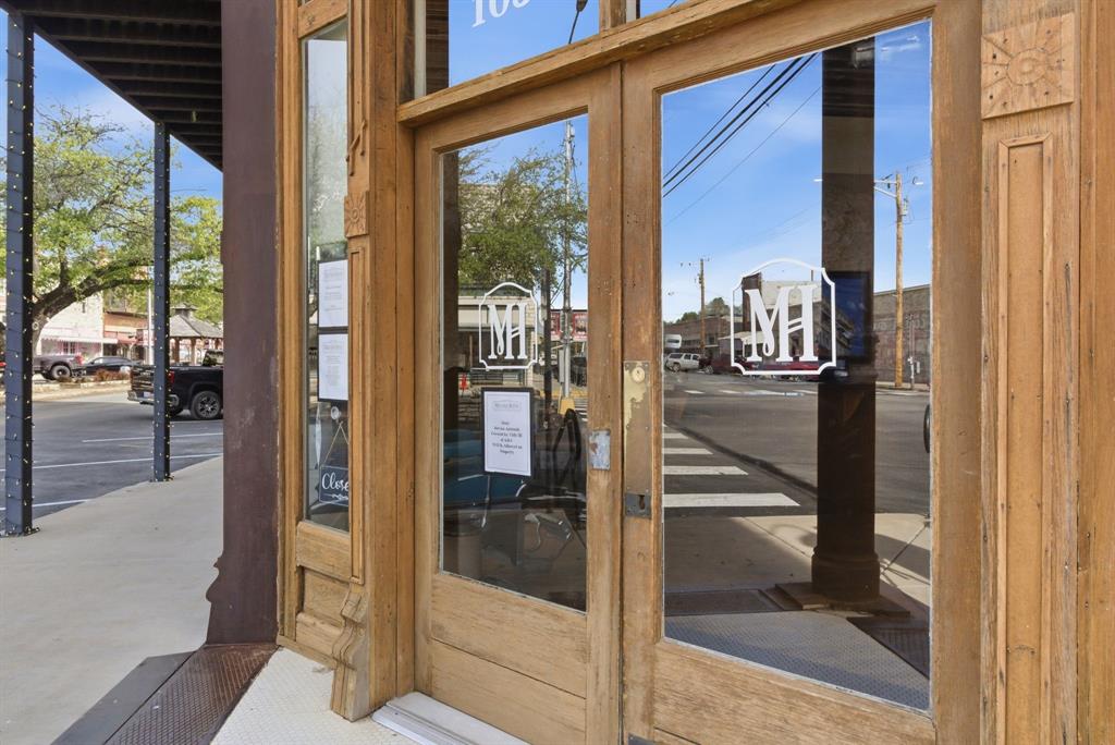 103 S Pecan Street