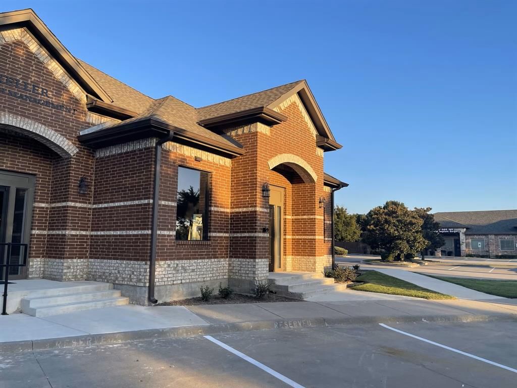 Photo of 1511 McDermott Drive #210, Allen, TX 75013 (MLS # 21234234)