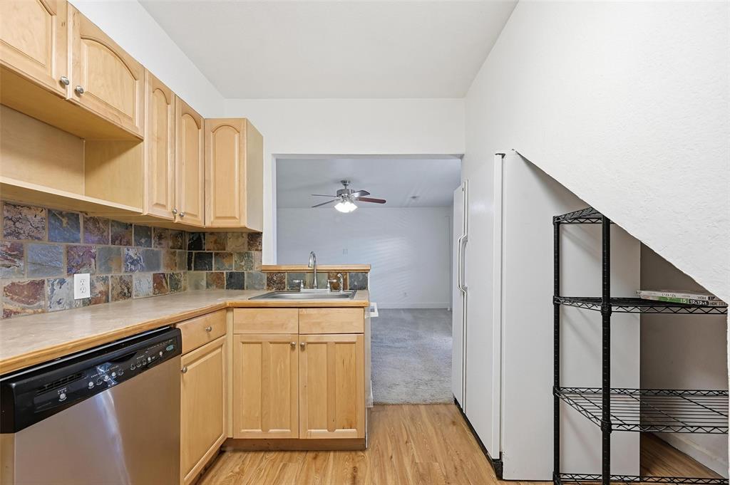 633 Rose Garden Drive 1