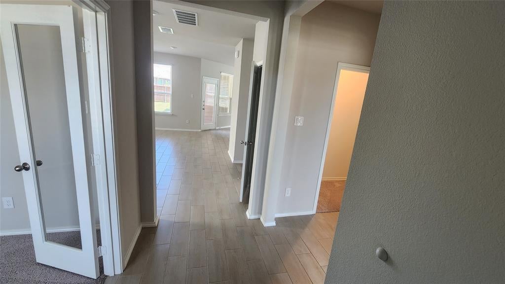 7041 Helena Hill