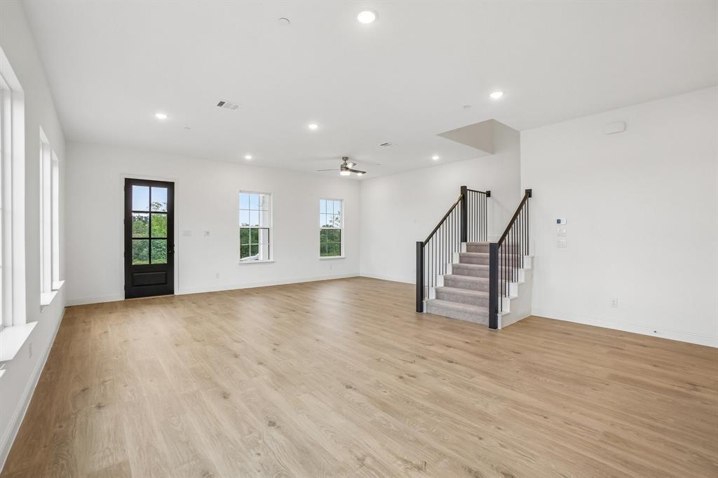 1402 Marsh Lane